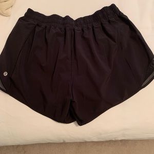 Lululemon hotty hot short 4” Low rise